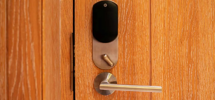 Automatic Locking Door Knob Fairfield
